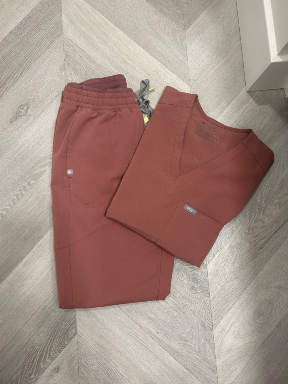 FIGS- Women’s Mauve/Dusty Rose